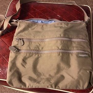 Baggallini Modern everyday crossbody bag